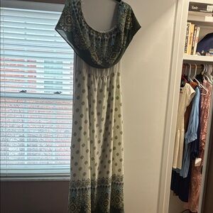 Elegant Green and Cream Women's Dress